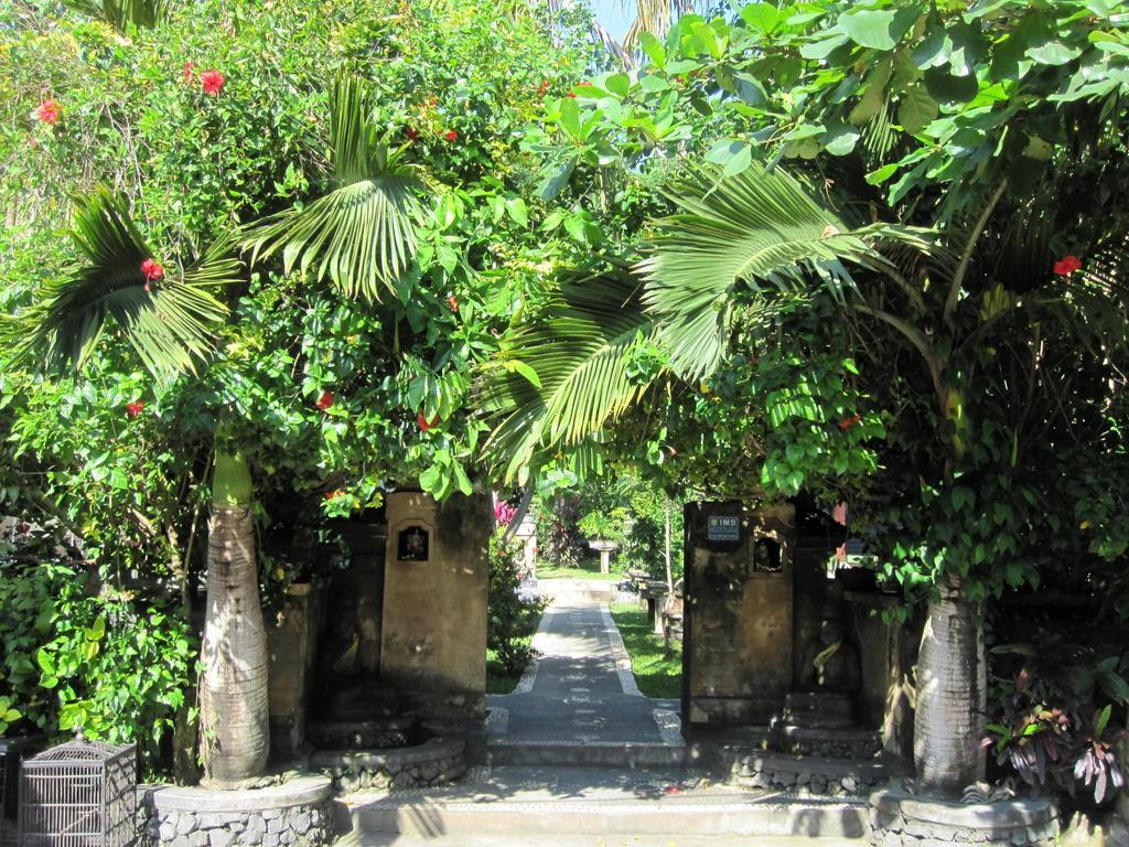 Galang Kangin Bungalows 2 อาเม็ด ภายนอก รูปภาพ